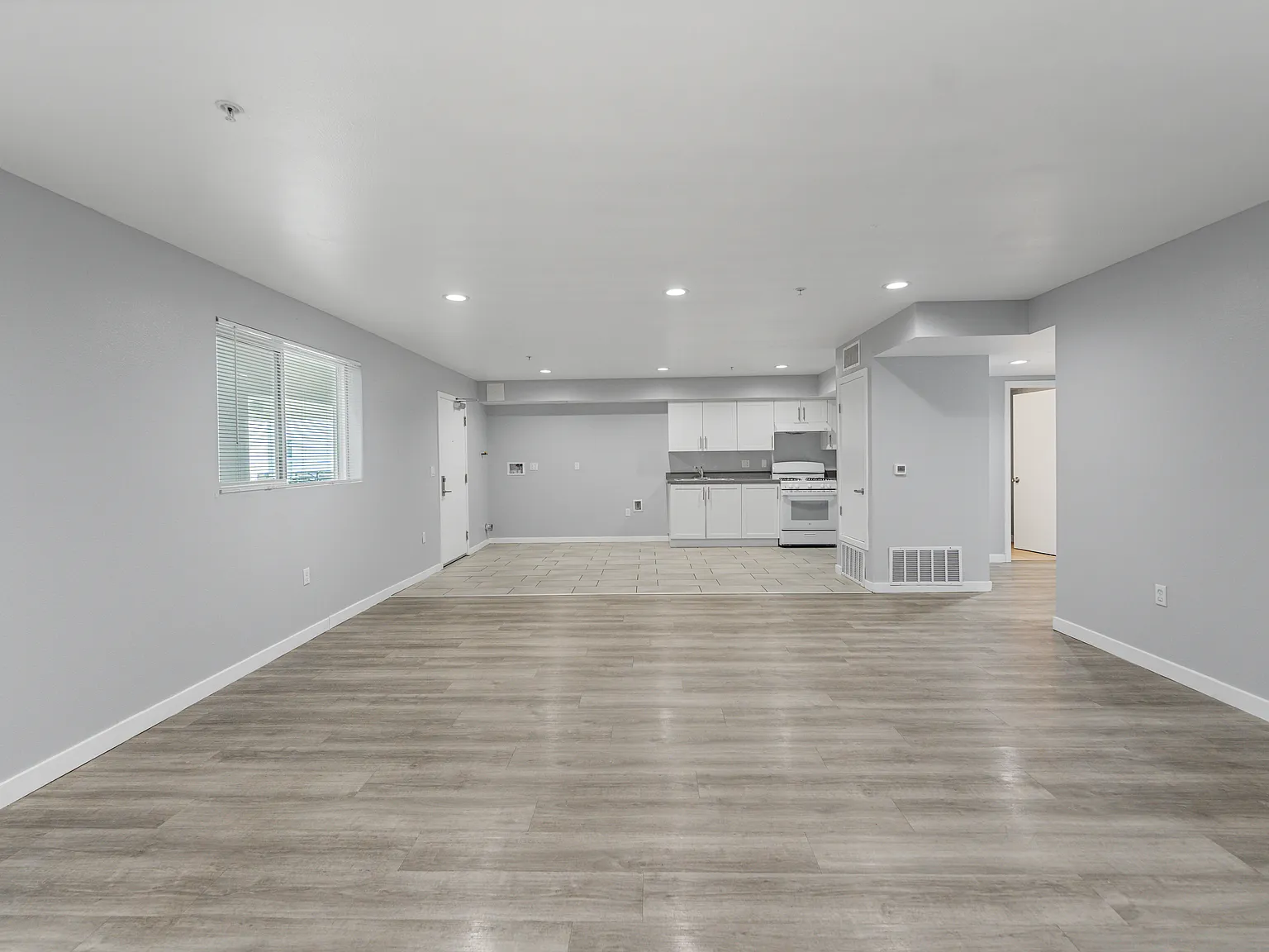 3 bed, $2,795 — Photo 4