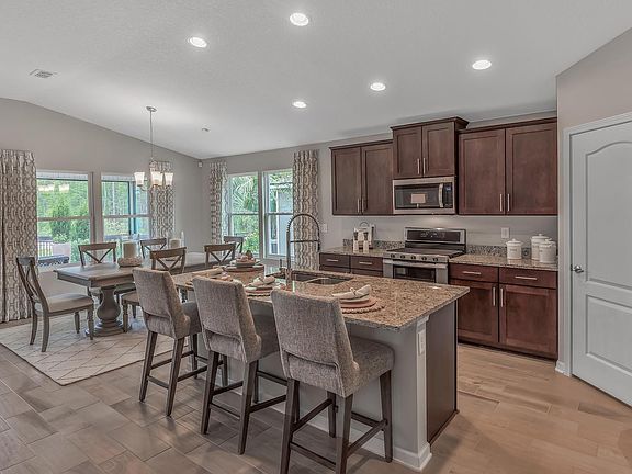4th image of 10 W Sawmill Ct