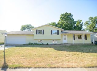 1425 Medford Ln, Mishawaka, IN 46544