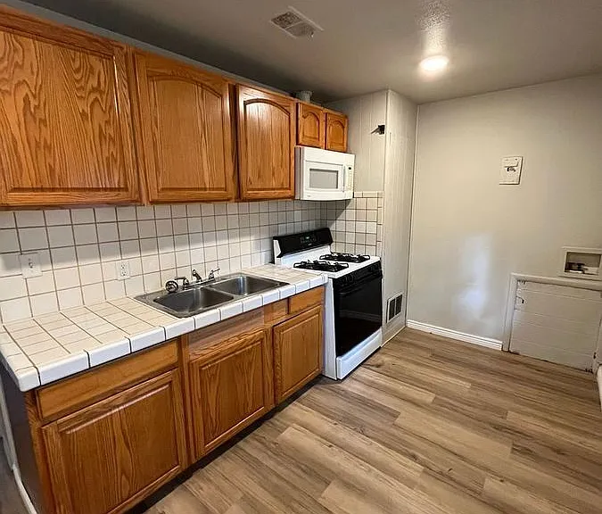 4538 Clayton St #3 — Photo 3