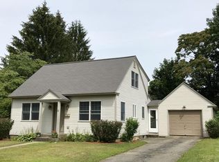 11 Cooke St, Greenfield, MA 01301