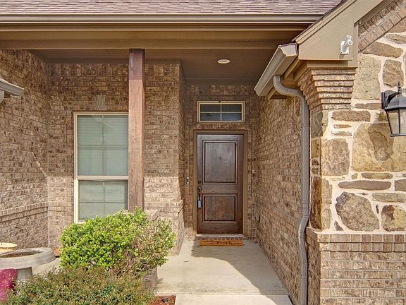 3rd image of 2752 Elmwood Dr