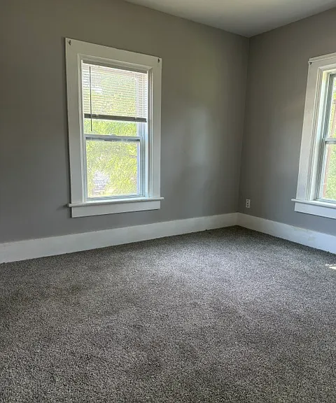 213 N May St — Photo 3