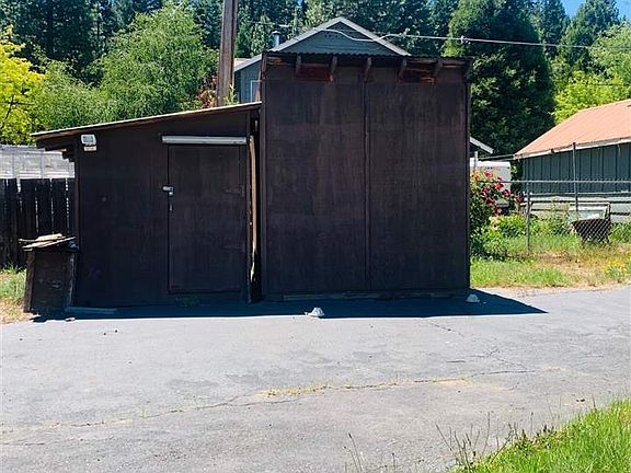 2nd image of 208 Kinder Ave