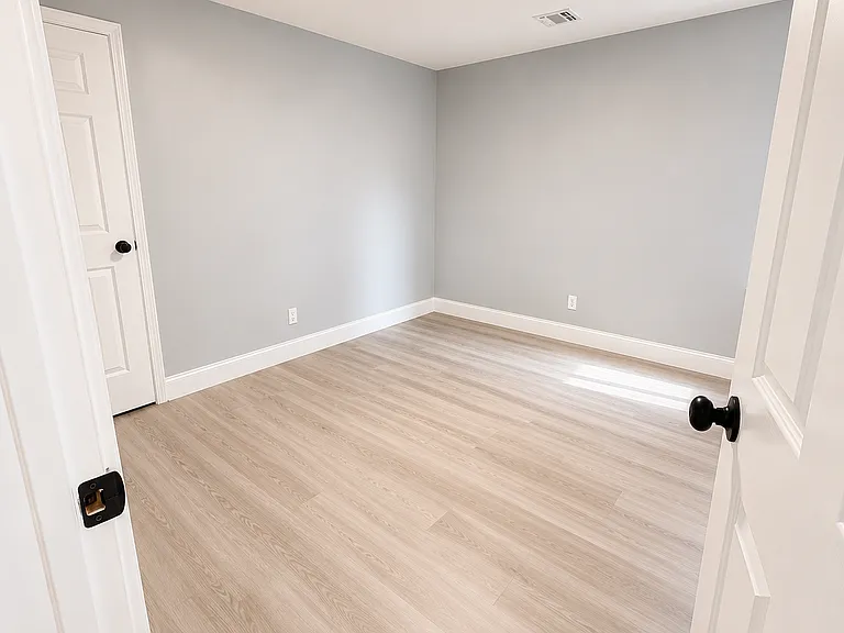 96 Eaton Pl #2L — Photo 8