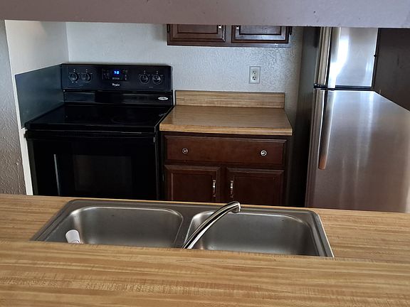 4th image of 465 Simpson Ave APT 12