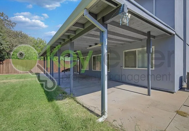 7005 Woodside Dr — Photo 38