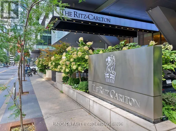 183 Wellington St W #2805, Toronto, ON M5V 0A1