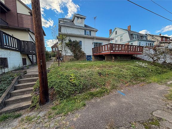 5th image of 326 Reserve Ave