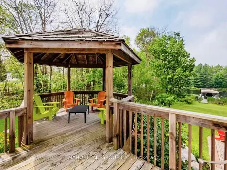 400 Lakeview Dr — Photo 8