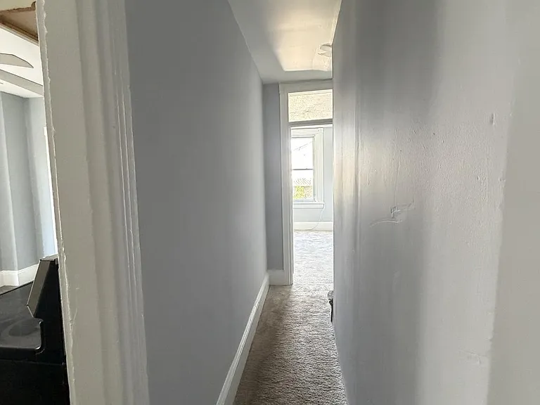 566 Noble St #2 — Photo 6