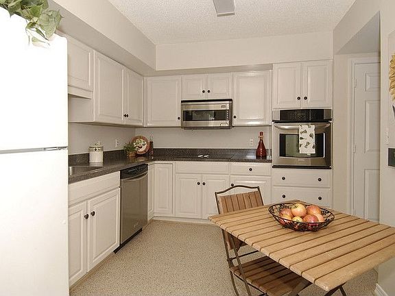 4th image of 5809 Nicholson Ln APT 506