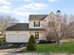 35 Straw Ln, South Kingstown, RI 02879