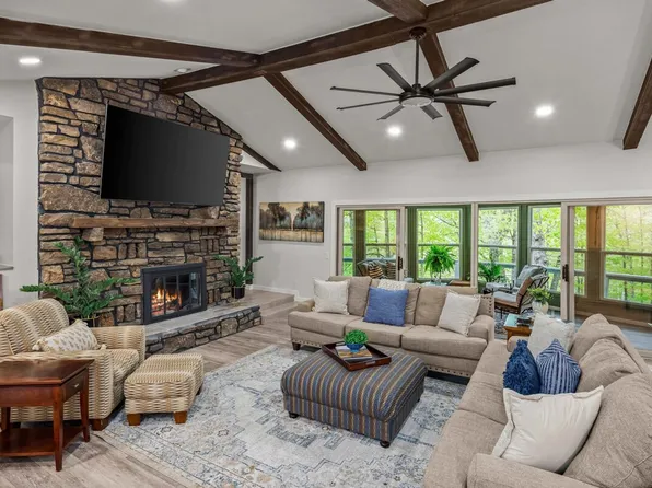 16 Brompton Ln #Id1241314p, Bella Vista, AR 72715