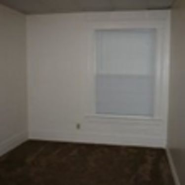 5th image of 604 University St APT 1