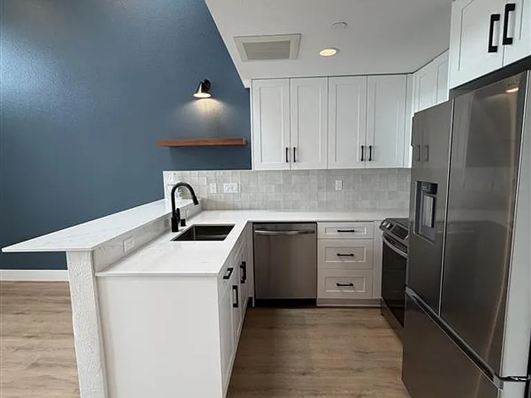Girard Lofts — Photo 8
