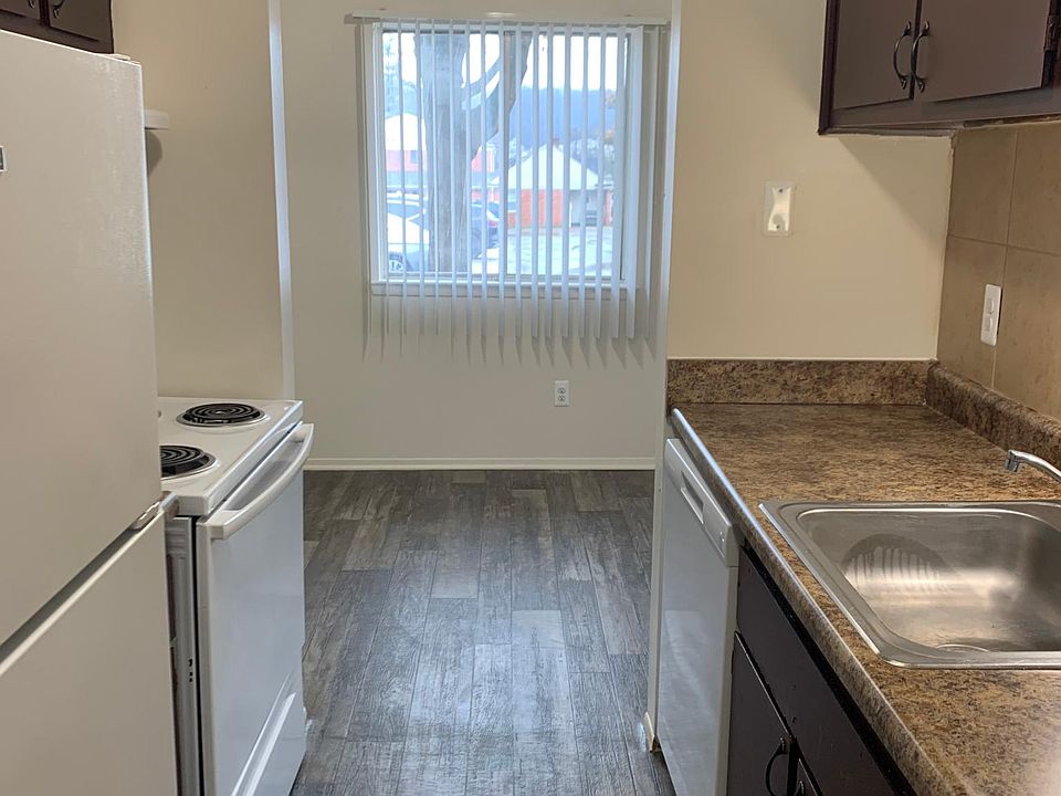 Cherokee Hills 2750 Cherokee Dr Waterford MI Zillow