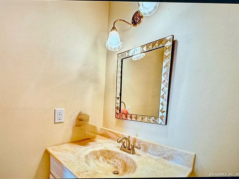 136 Tunxis Vlg #136 — Photo 15