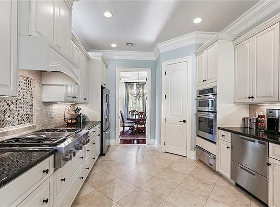 5th image of 6868 Vicksburg St