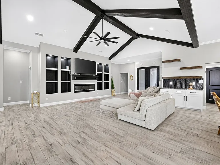 8619 La Jolla Dr — Photo 10