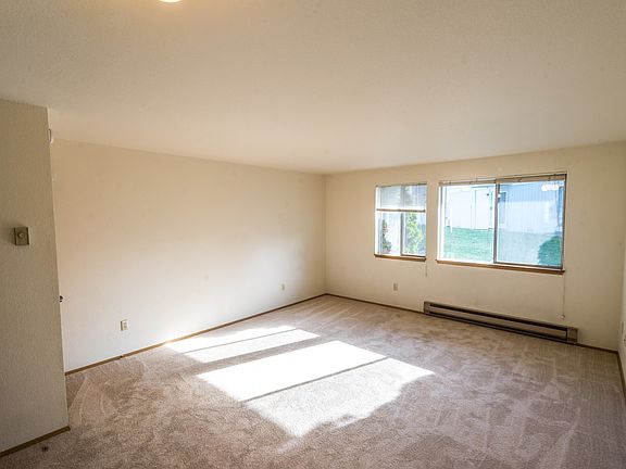 3rd image of 445 SE Regatta Dr APT 3