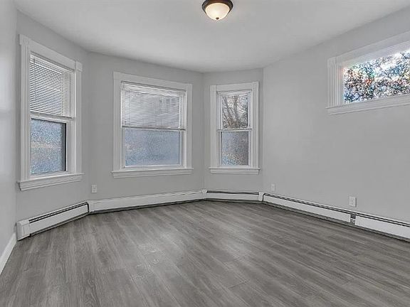 5th image of 52 Bellevue Ave #1