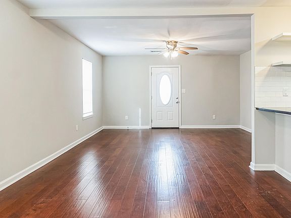 3rd image of 6923 Parkbrook Ln
