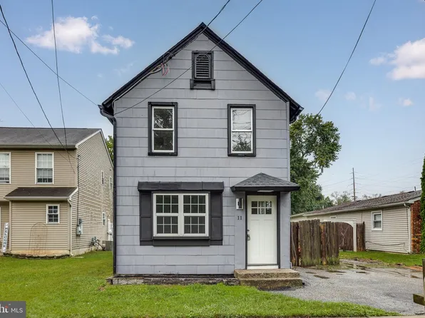 11 Magnolia St, Westville, NJ 08093