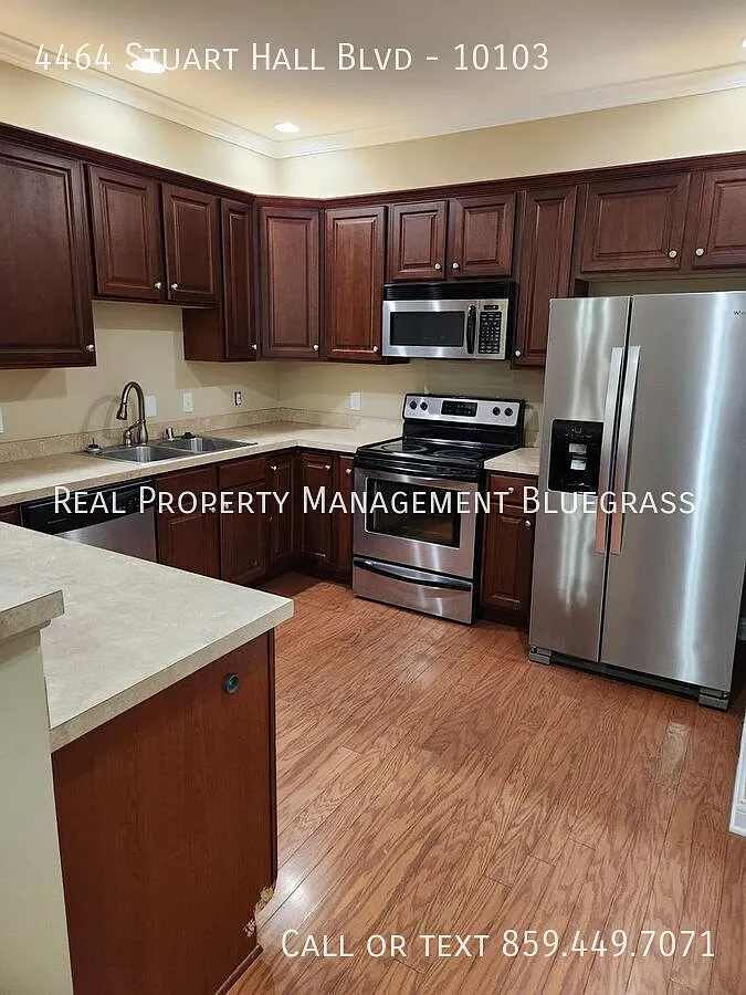 Spacious Townhome in Stuart Hall — Photo 4