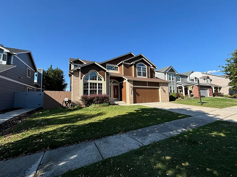 8950 Rochester Dr — Photo 2