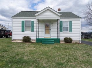 222 Fairfax Ave, Elkton, VA 22827