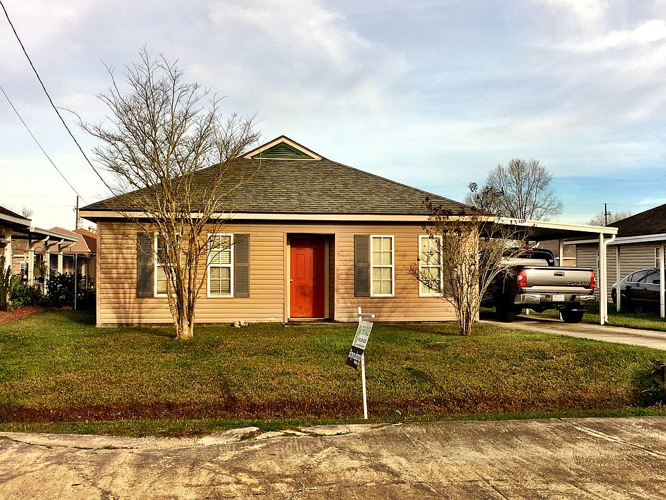 1st image of 412 Charlotte Dr