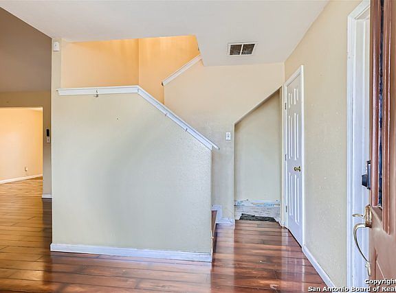 5th image of 7258 FLAMING FOREST ST