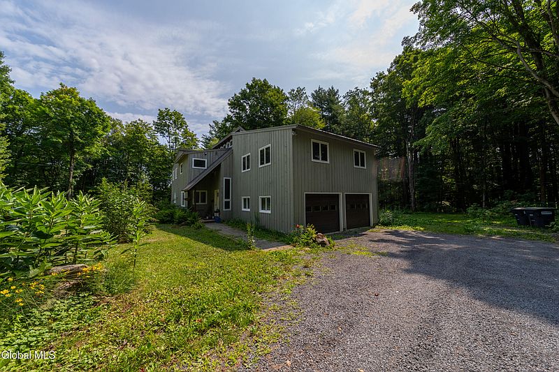 2nd image of 588 Bagdad Road