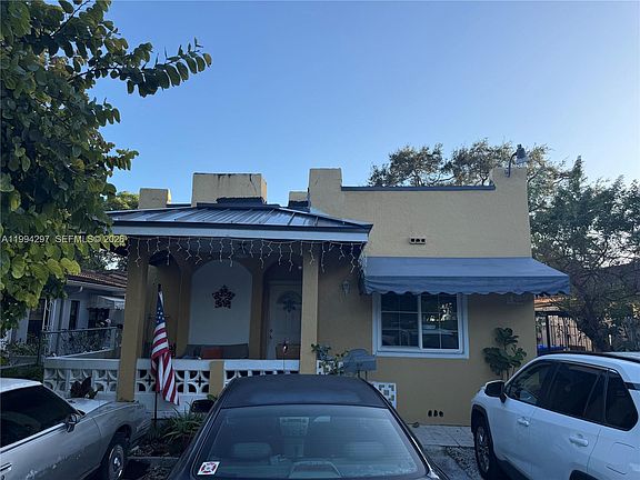 3rd image of 3674 SW 25th St