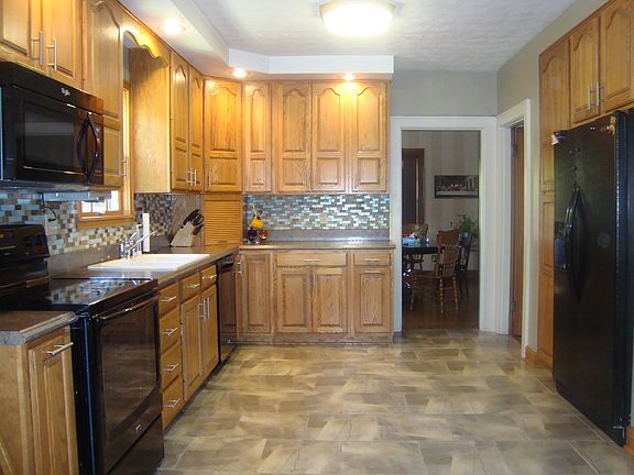 2nd image of 1400 Waverly Pl