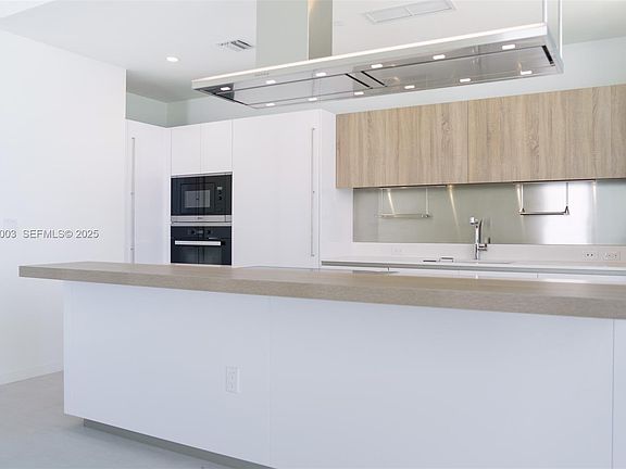 3rd image of 1000 Brickell Plz #Penthouse 5907