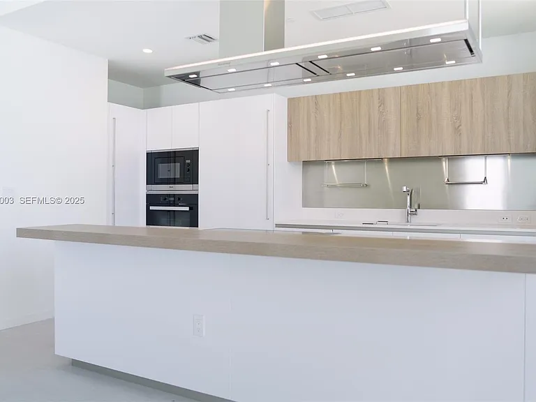 1000 Brickell Plz #Penthouse 5907 — Photo 3