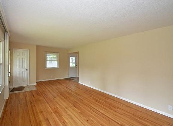 3rd image of 10796 7th St NE
