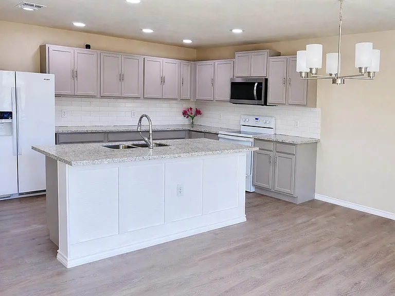 5211 Viewpoint Dr #A — Photo 3