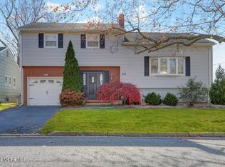 29 Alexander Ave, Freehold, NJ 07728