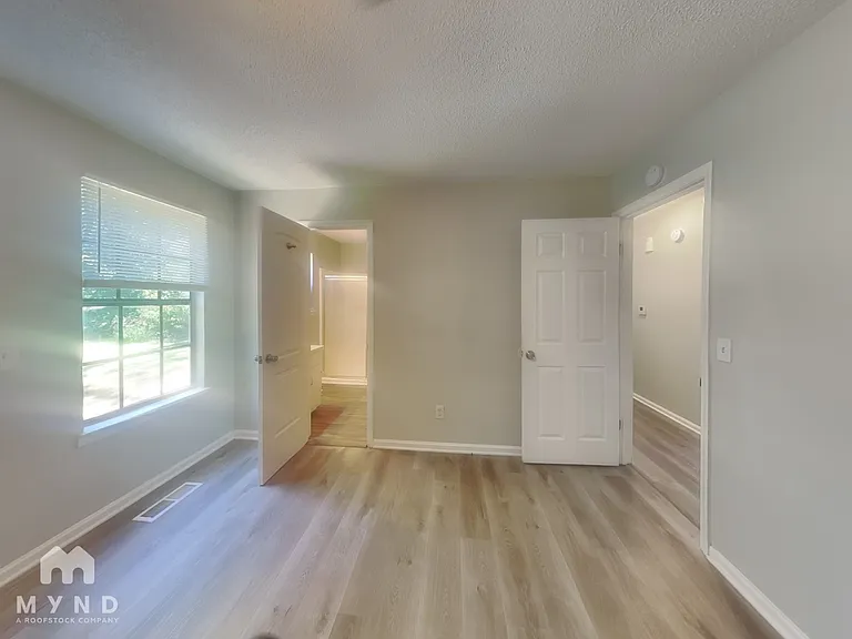 5845 Cheryl Dr — Photo 10