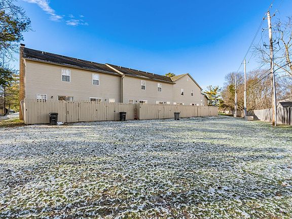 3rd image of 7764 Willowcove Ct