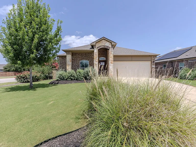 2205 Singletree Bnd — Photo 4