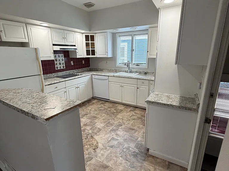 170 Butler Ave #UPPER — Photo 6