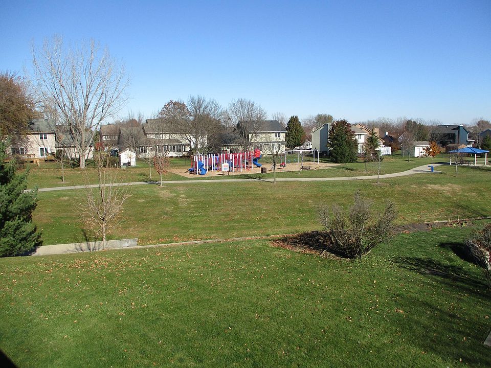 1st image of 611 NE Wanda Dr