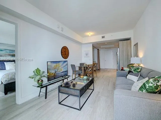 1 bed, 1.0 bath, $3,500 — Photo 3