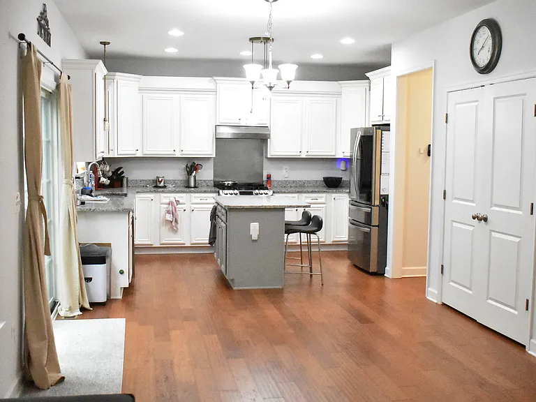 526 Monticello Cir — Photo 13