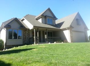 15521 Grant Cir, Omaha, NE 68116