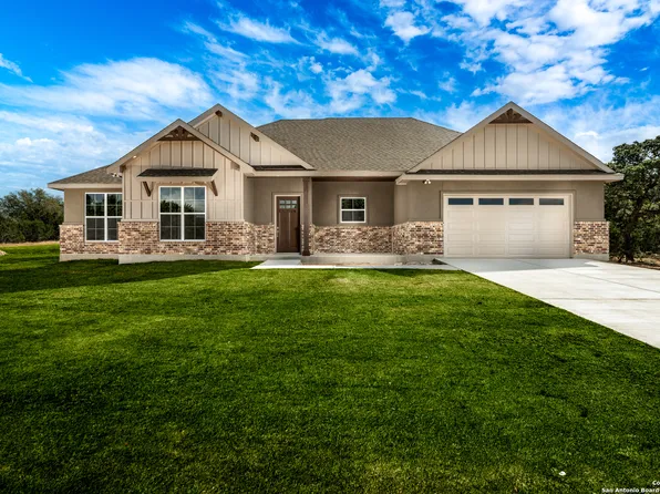 639 Old Camp, Bandera, TX 78003